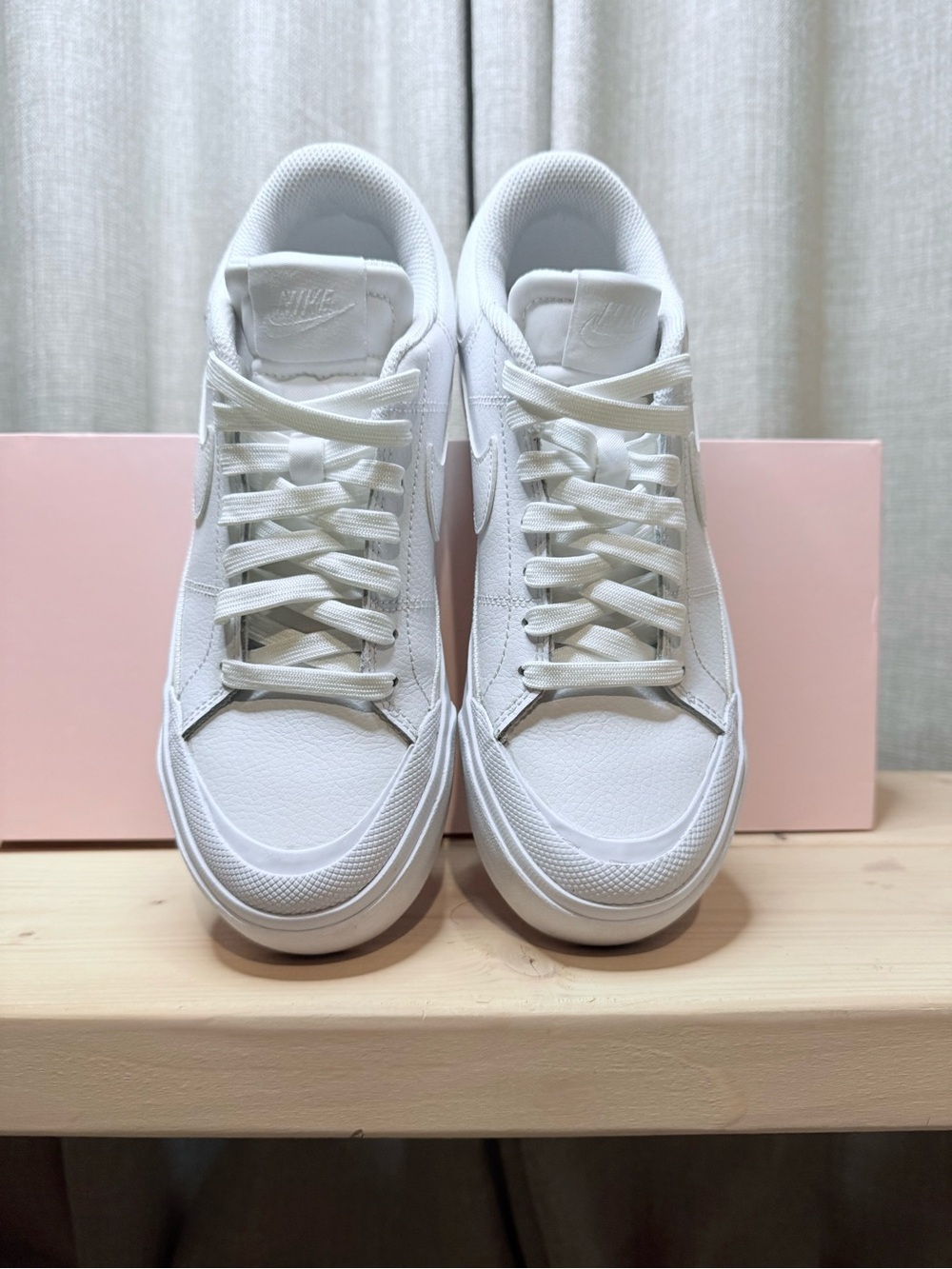 Nike Court Legacy Lift Triple White Platform Sneakers Women’s Size 6 DM7590-101 - Picture 2 of 9